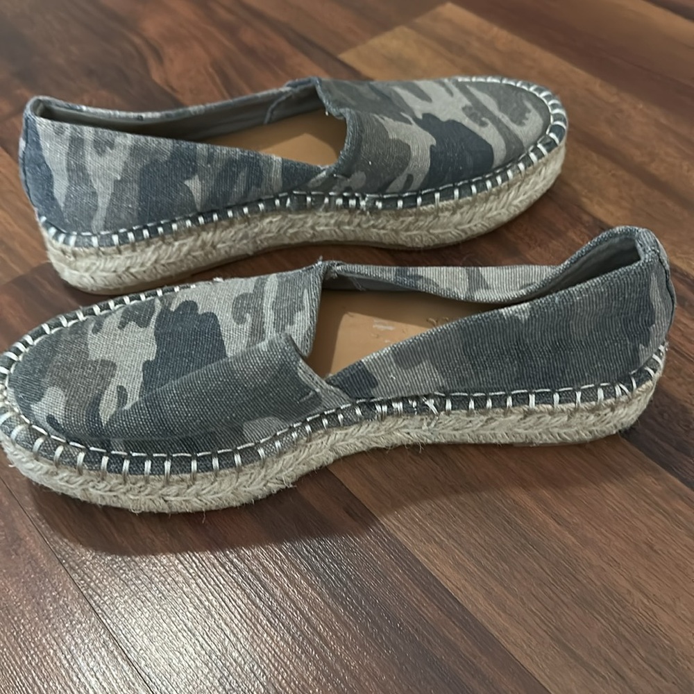 NWOT SPLENDID Laney Camo Platform Espadrille Slip On Size 8 - Picture 4 of 10